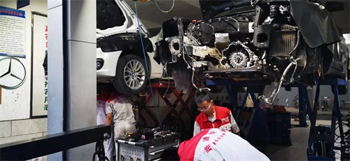 濟(jì)南沃爾沃汽車維修哪家好，汽車凹陷可以上哪維修？